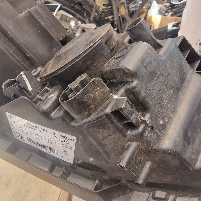 Renault SCENIC 4  2020 десен фар