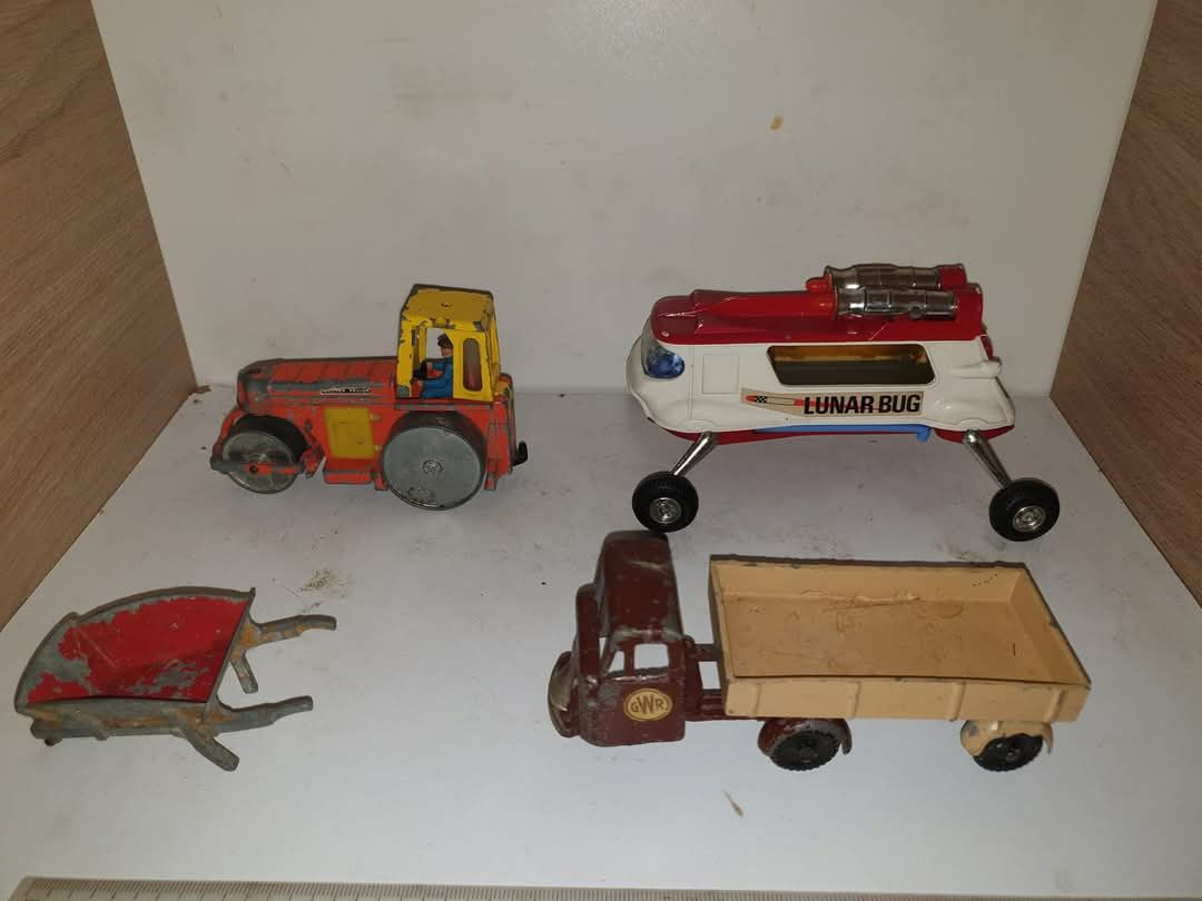 Lot jucării vechi din metal Anglia