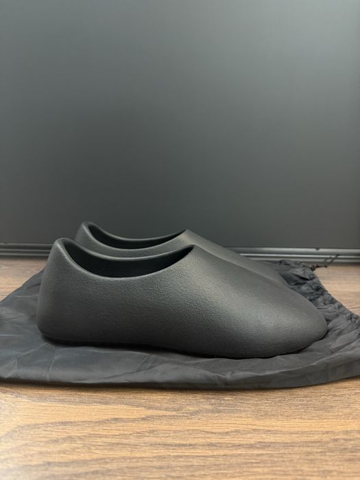 Yeezy Sl-01