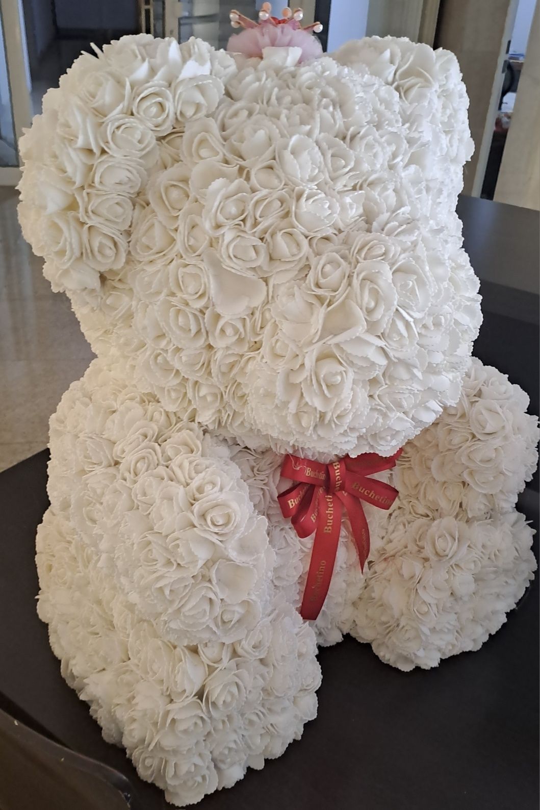 Ursulet florar alb din trandafiri albi 60cm  decorat manual