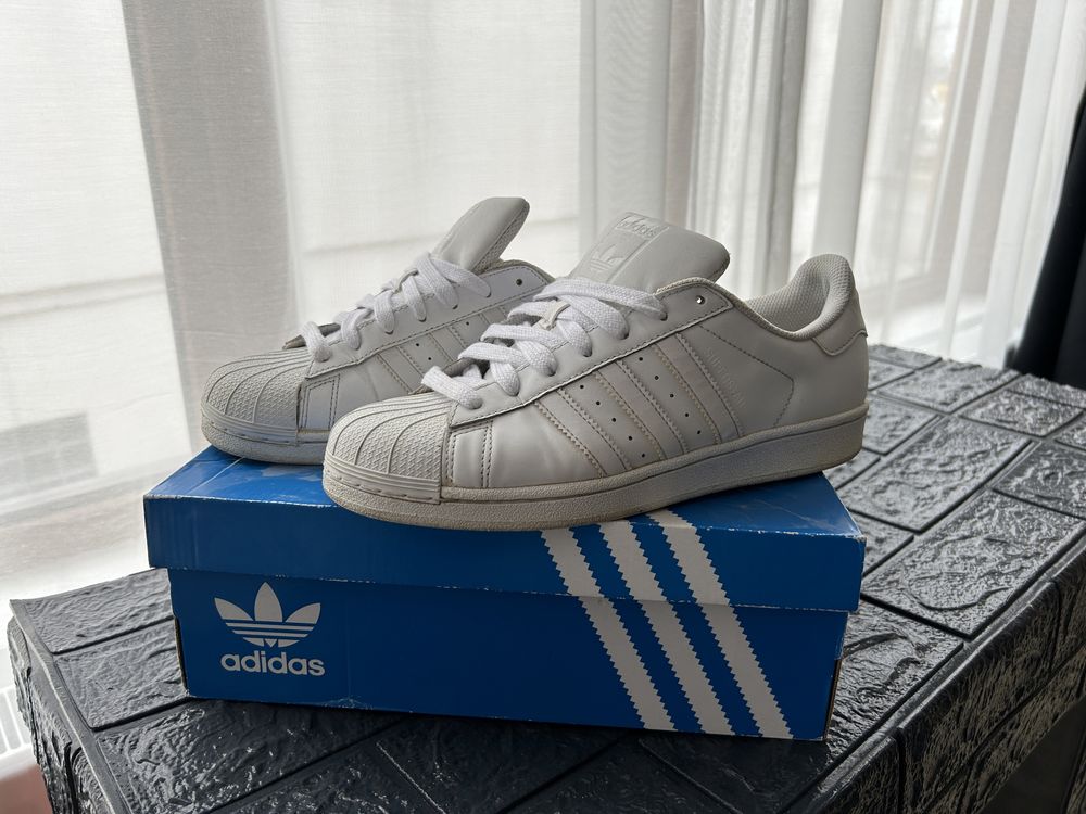 Adidas superstar 42