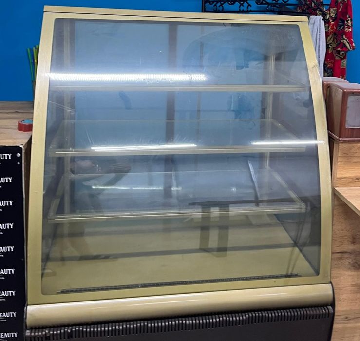 Холодильники витринные