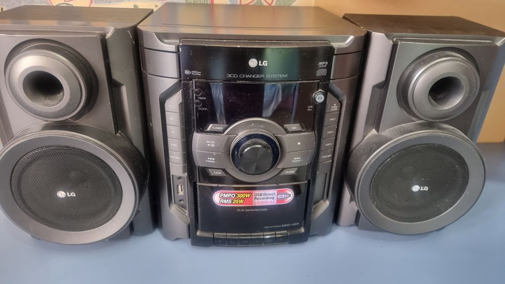 Магнитофон и пылесос