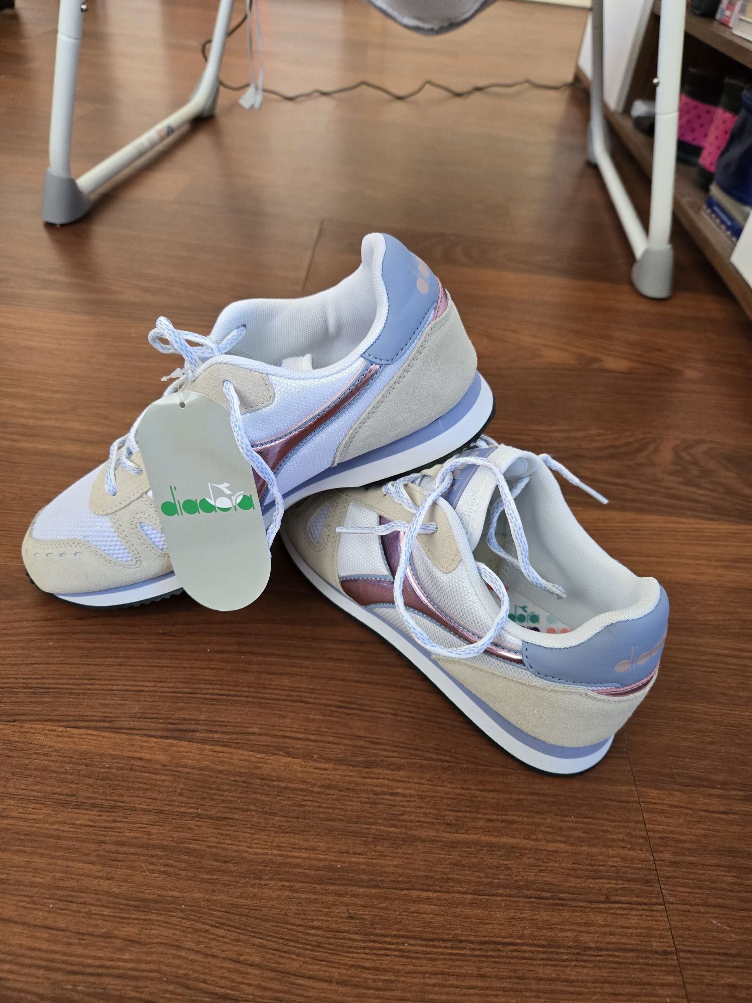 Дамски маратонки DIADORA