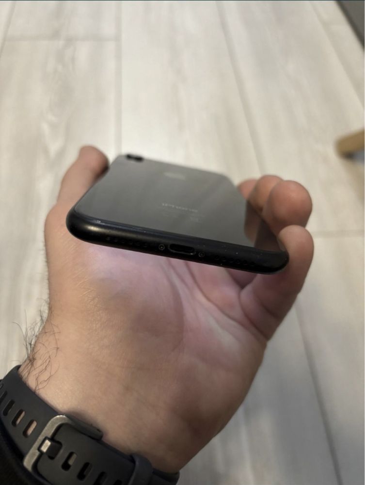 iPhone XR. 128gb. Акб 85%. Состояние идиал.