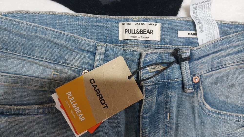 Blugi marca mărimea s