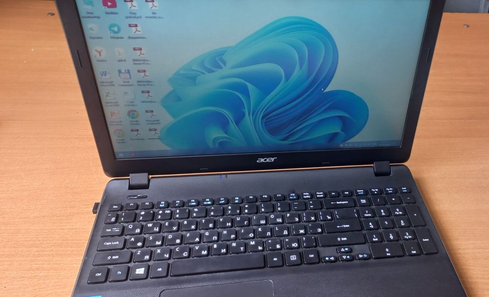 Laptop. Faqat offis uchun ishlatilgan