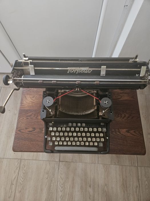 Masina de scris Torpedo 8