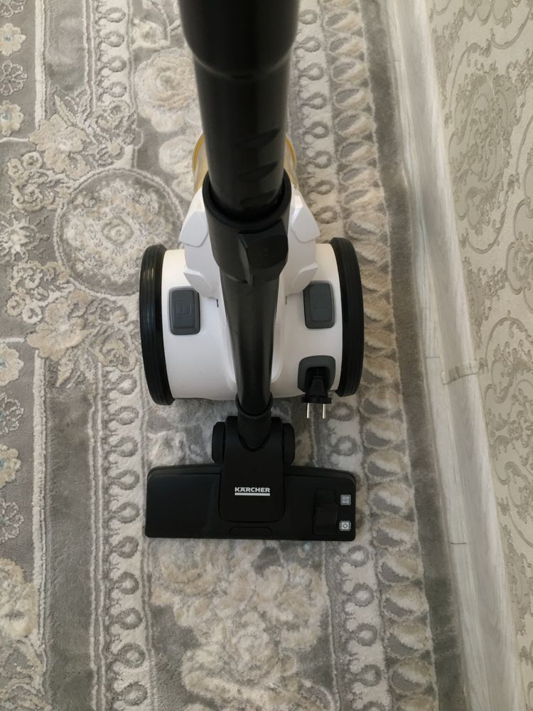 Продаю пылесос KARCHER 10/10