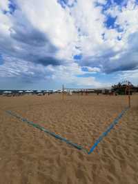 Игрище за плажен волейбол и тенис