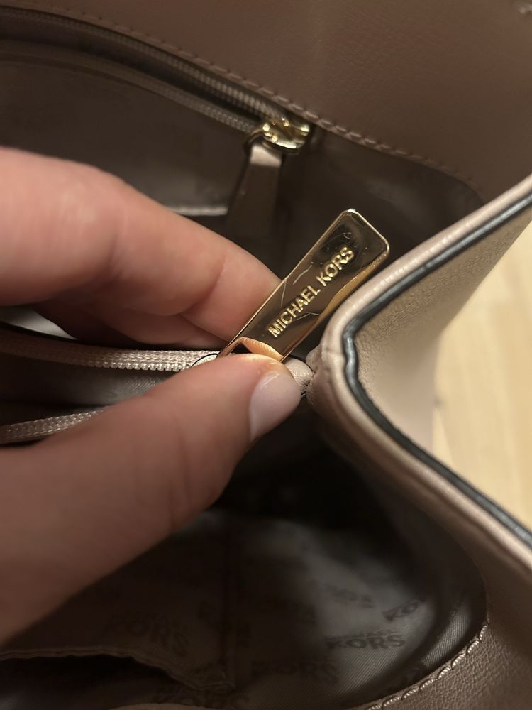 Michael Kors чанта