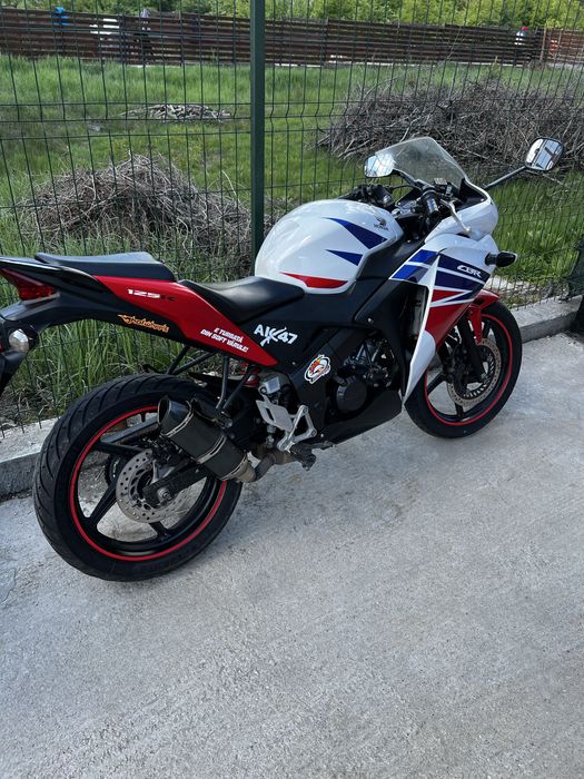 Honda cbr 125R 2016