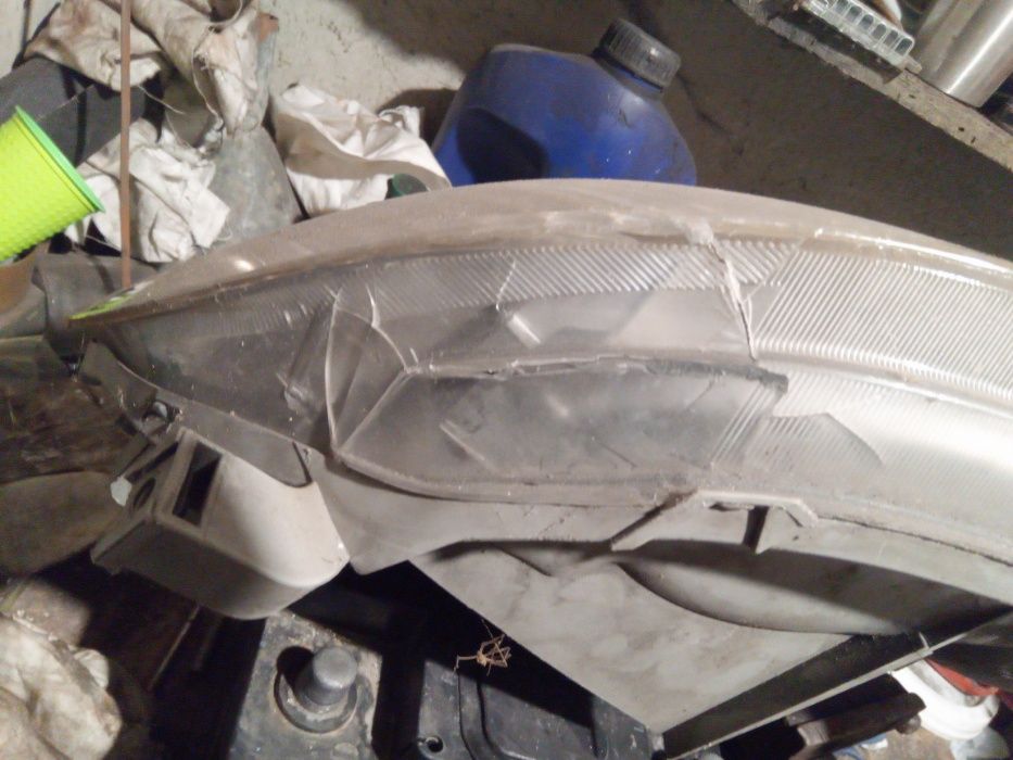 механизъм за врата с моторче от toyota corolla и десен фар