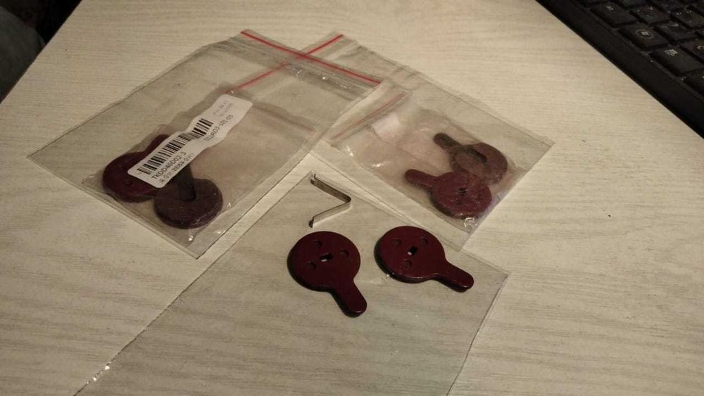 Тормозные колодки для велосипеда, разные, новые.