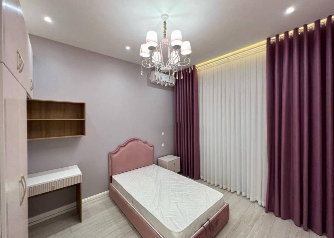 Продам евро дом Мирабадский район 2,4 сотки 250м2