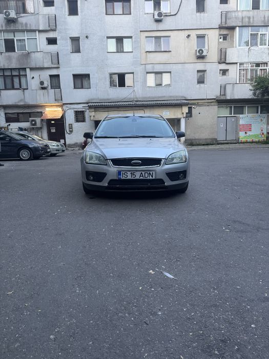Ford Focus 2 Ghia 1.6 TDCI