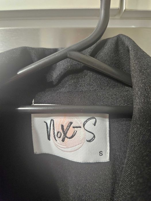 Черно сако  с дънков елемент