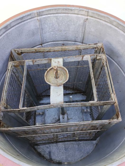 Центрофуга за мед