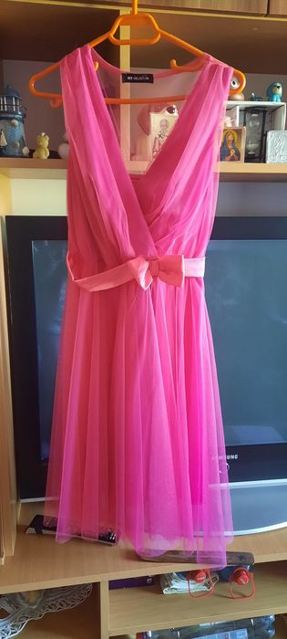 Vând rochie culoare roz spre mov