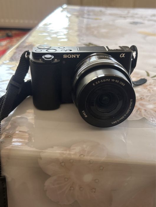 Sony ZVE-10 + 16-50KIT