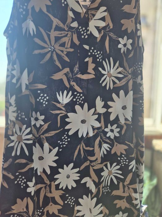 Vand rochie dama, in - vascoza, Marks&Spencer, 44, cu flori albe