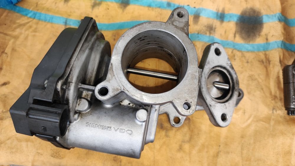 Ауди А4 (Б7) 2.0 дизел на части