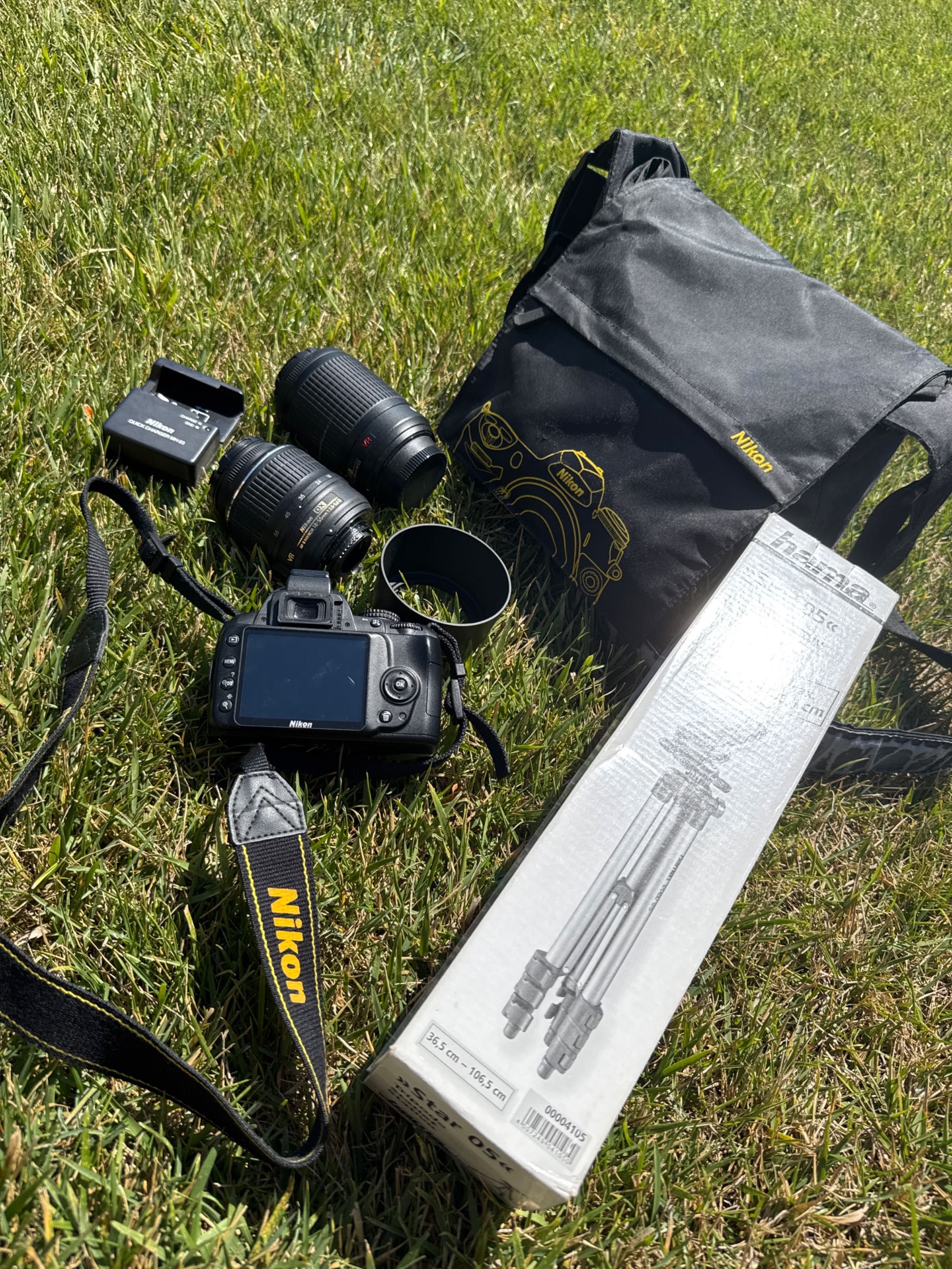 Професионален фотоапарат nikon d3000 пълен комплект+бонус нова стойка!