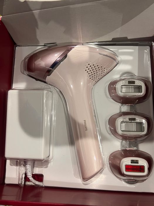 Фотоепилатор Philips Lumea 9000