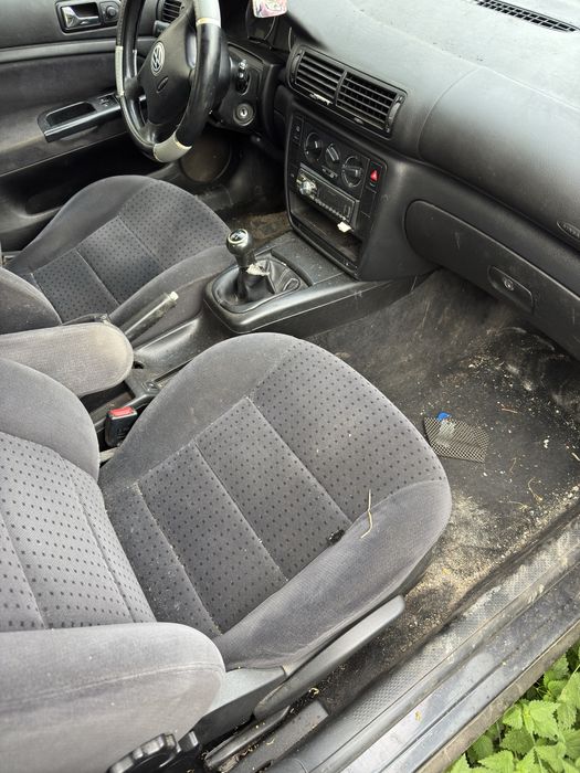 Vând Volkswagen Passat