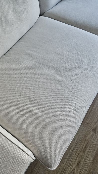 Vând canapea marca ikea noua