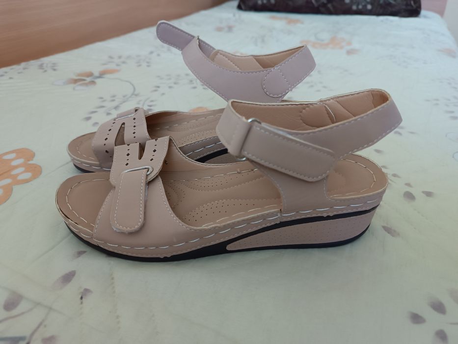 Кожени сандали номер 38