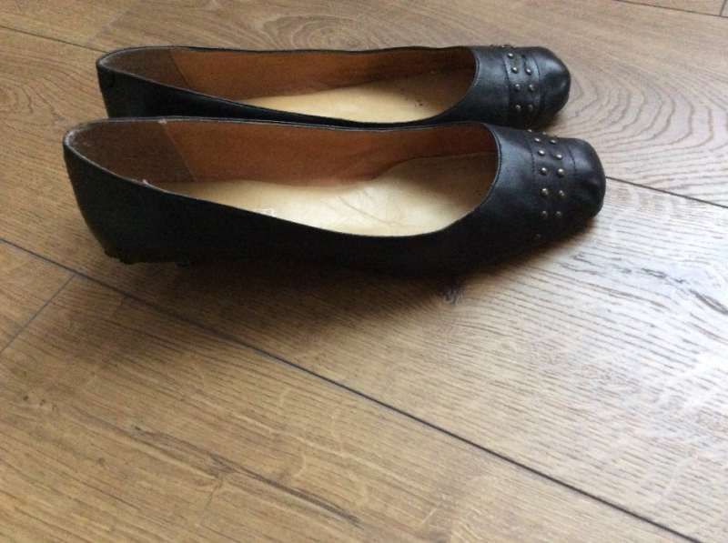 елегантни обувки за широк крак 42 номер естествена кожа като нови