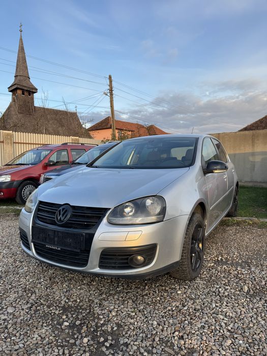 Vând Golf V 2.0TDI