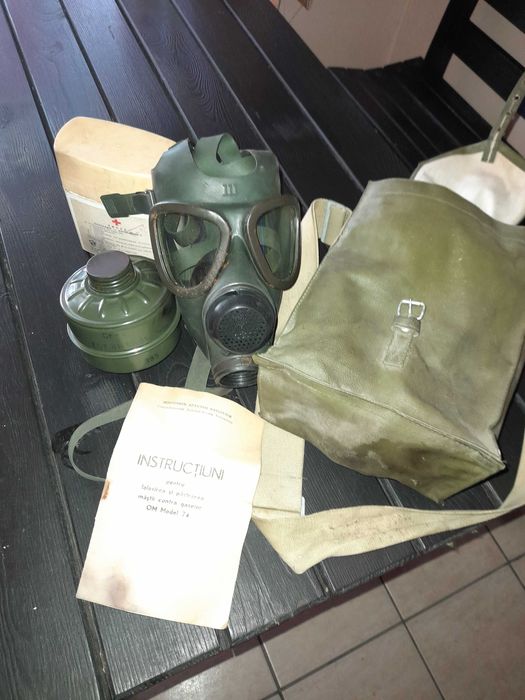 Mască de gaz model 74 OM