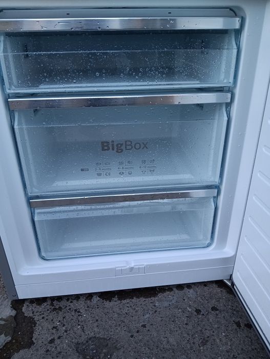 XXL иноксов комбиниран хладилник с фризер Бош Bosch 2 години гаранция