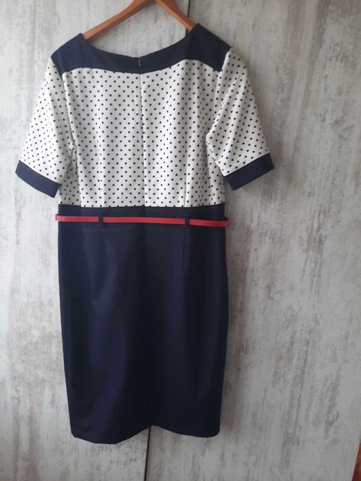 елегантна рокля  може да бъде за много поводи