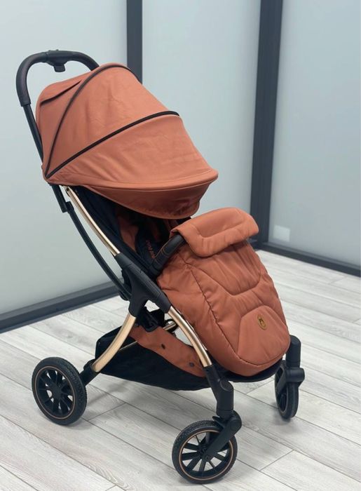 Продам самую удобную коляску, складывается одним нажатием и ракладывае