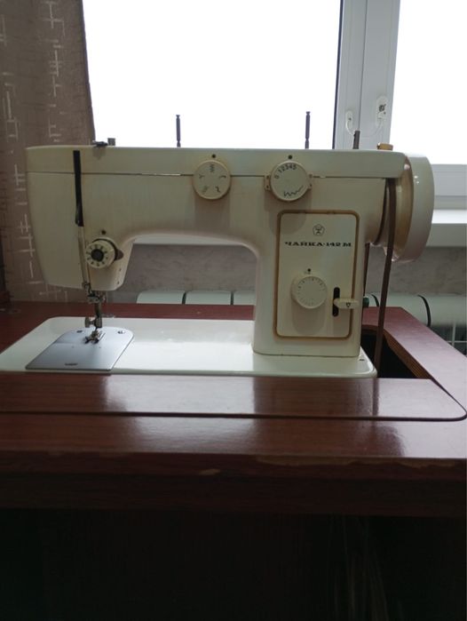Продам швейную машинку
