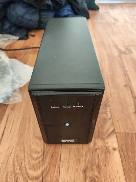 Бесперебойник svc 1500