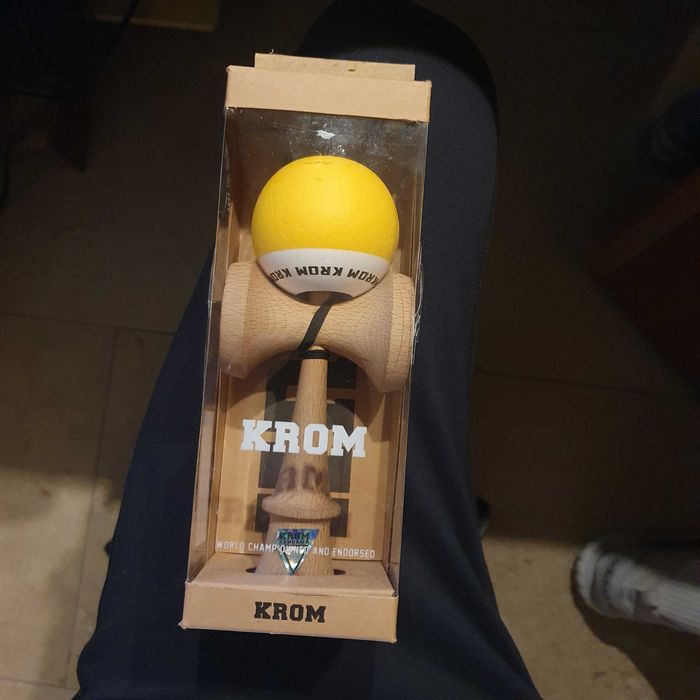 Kendama Krom Pop Rubber