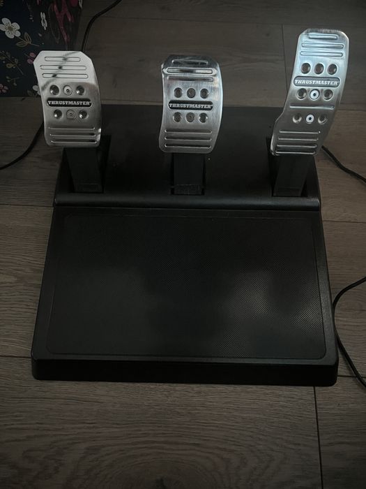 volan thrustmaster tx nou th8s