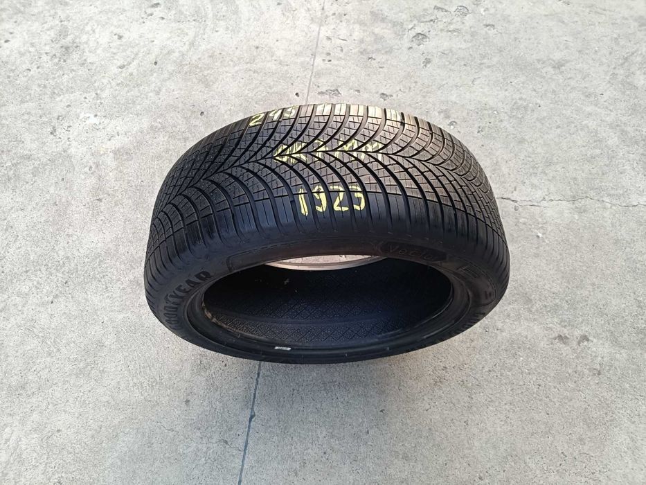 O anvelopa 245 45 18 goodyear vector 4 seasons 7 mm dot 2023
