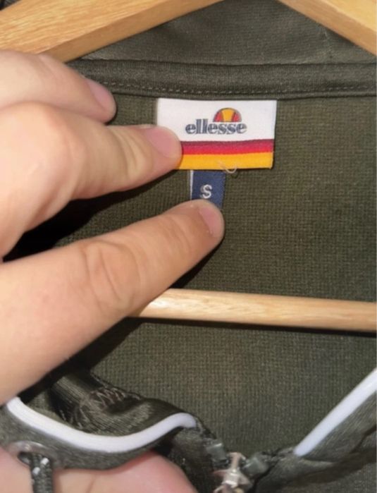 43 Bluza trening Ellesse