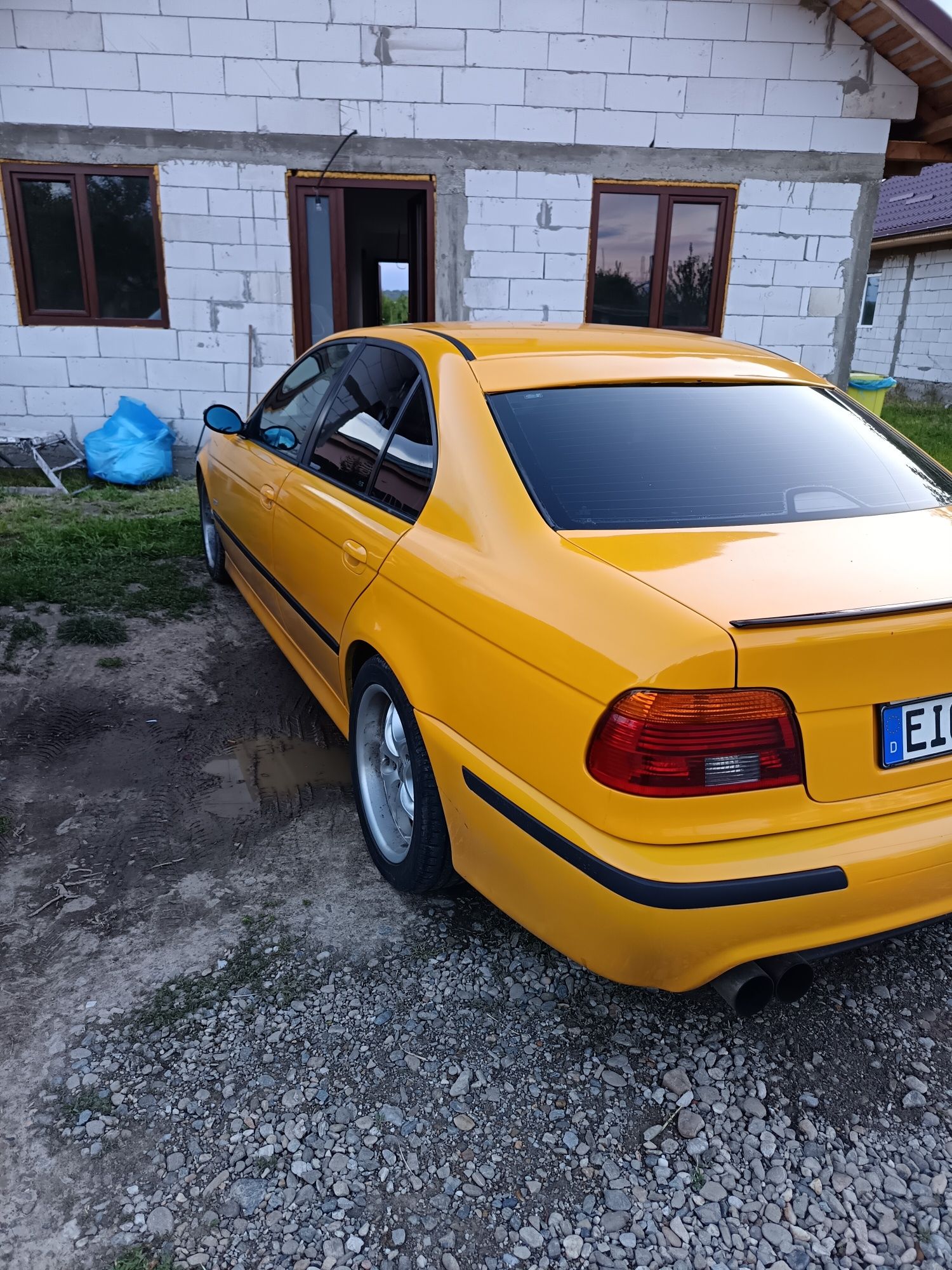 BMW 523i e39 fara rugina