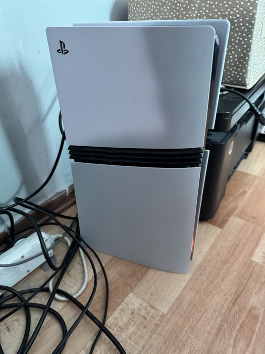 продам ps5 pro 1 tb с аккаунтом death stranding 2 и ps plus