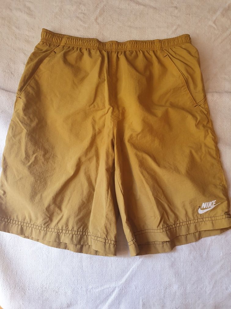 Pantaloni scurti / short Nike