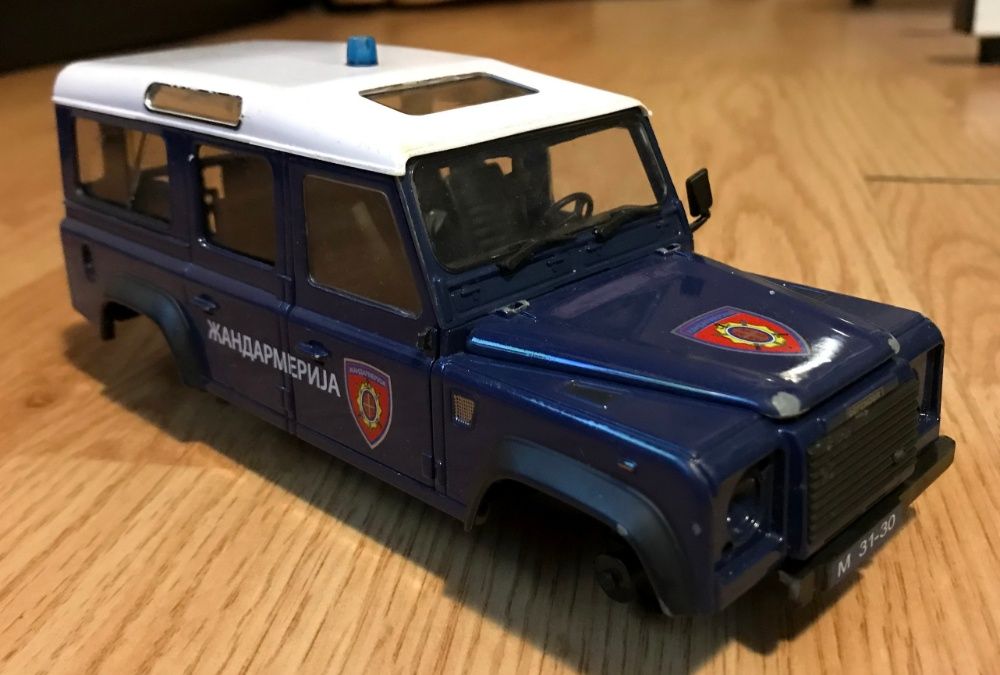 Macheta Auto Land Rover Defender - Hongwell - 1 24