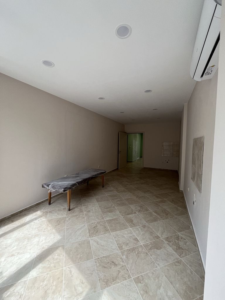 Дава се под наем Офис в Варна, Гранд Мол Варна - 93 кв.м за 1275 € - Снимка #1