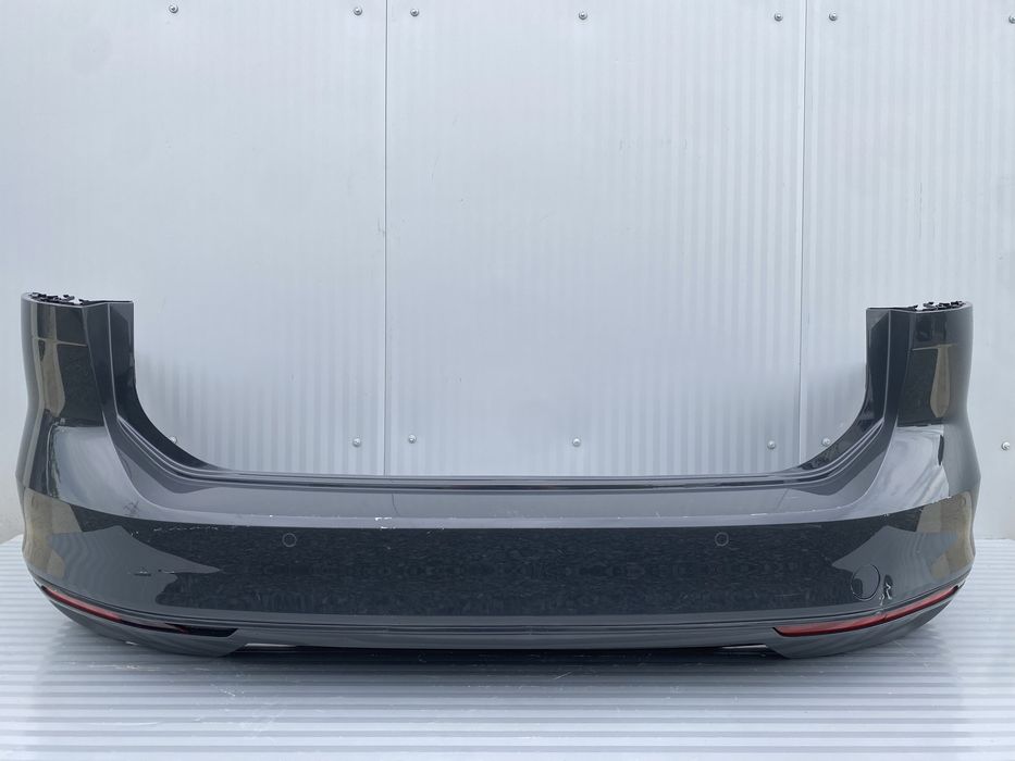 Bara spate vw Passat B8 combi/breack cu senzori / cod de culoare LI7F