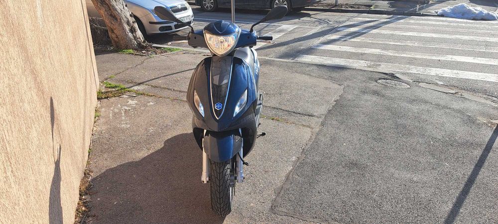 Piaggio Fly 125 i.e. / Import Germania / Categ B125